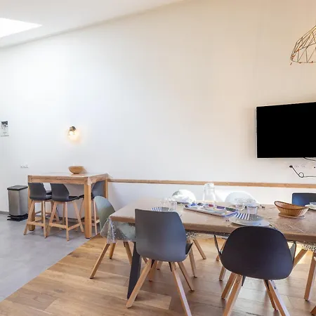 アパート Le Carlinaston サモエンヌ