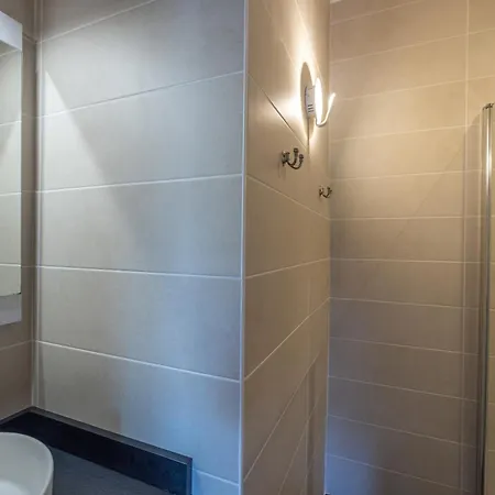 アパート Le Carlinaston